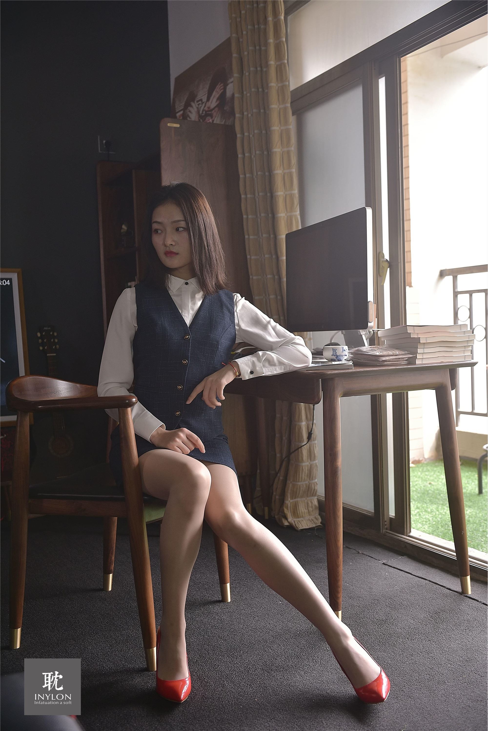 IESS异思趣向《普惠集242》- 模特：格格《主持人格格》